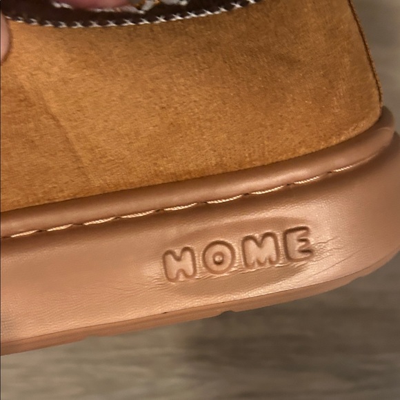 NWOT Cozy Tan Slip-On Shoes with Embroidered Trim - Picture 4 of 7